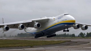 AN-225 Mriya, le rêve ukrainien, le plus gros avion du monde, détruit par les forces. Russes