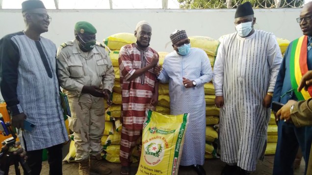 La Fondation SAER Group a offert des vivres aux FAMa et à des associations le jeudi 3 février 2022