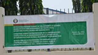 Communaute Economique Etats Afrique Ouest CEDEAO Embargo UEMOA Mali 01