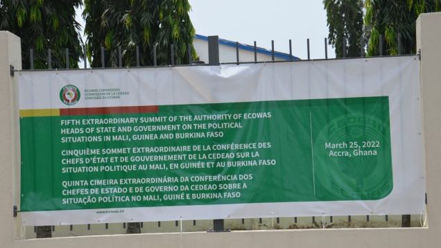 Communaute Economique Etats Afrique Ouest CEDEAO Embargo UEMOA Mali 01