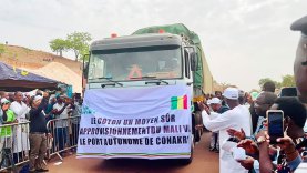 Lancement-et-démarrage-des-opérations-d’évacuation-de-la-fibre-de-coton-par-le-corridor-Bamako-Guinée-Conakry_n