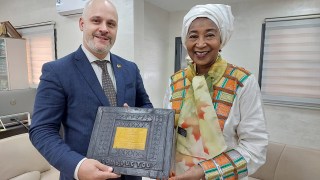Mme Sidibé Dédéou Ousmane et François Picard chef de coopération de l&rsquo;ambassade du Canada en fin de mission au Mali