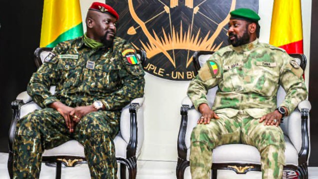 Colonel-Mamadi-Doumbouya,-président-de-la-Transition-Guinéenne-effectue-son-premier-voyage-en-dehors-de-la-Guinée-chez-son-frère-Assimi-Goita-du-Mali-00