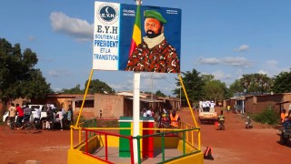 monument-dédié-au-président-de-la-transition-Assimi-Goita