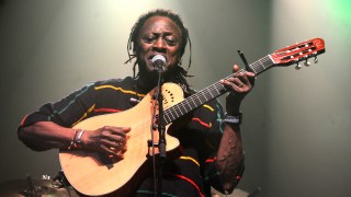 Habib-koite-en-concert-Institut-Français-Abidjan-Cote-d-Ivoire