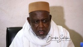 Mahmoud-DICKO-est-un-imam-wahhabite-malien-originaire-de-la-région-de-Tombouctou-qui-préside-depuis-janvier-2008-le-Haut-Conseil-islamique-malien.-Ancien-professeur-d&rsquo;arabe..