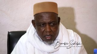 Mahmoud-DICKO-est-un-imam-wahhabite-malien-originaire-de-la-région-de-Tombouctou-qui-préside-depuis-janvier-2008-le-Haut-Conseil-islamique-malien.-Ancien-professeur-d&rsquo;arabe..
