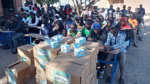 Remise à Nioro du sahel de plus de 80 cartons de craies