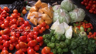 Légumes à l&rsquo;étalage sur le Marché Kalaban Coro