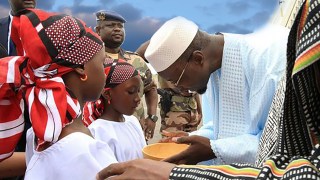 Ousmane Sonko accueilli à l&rsquo;aéroport international Président Modibo Keita de Bamako-Senou