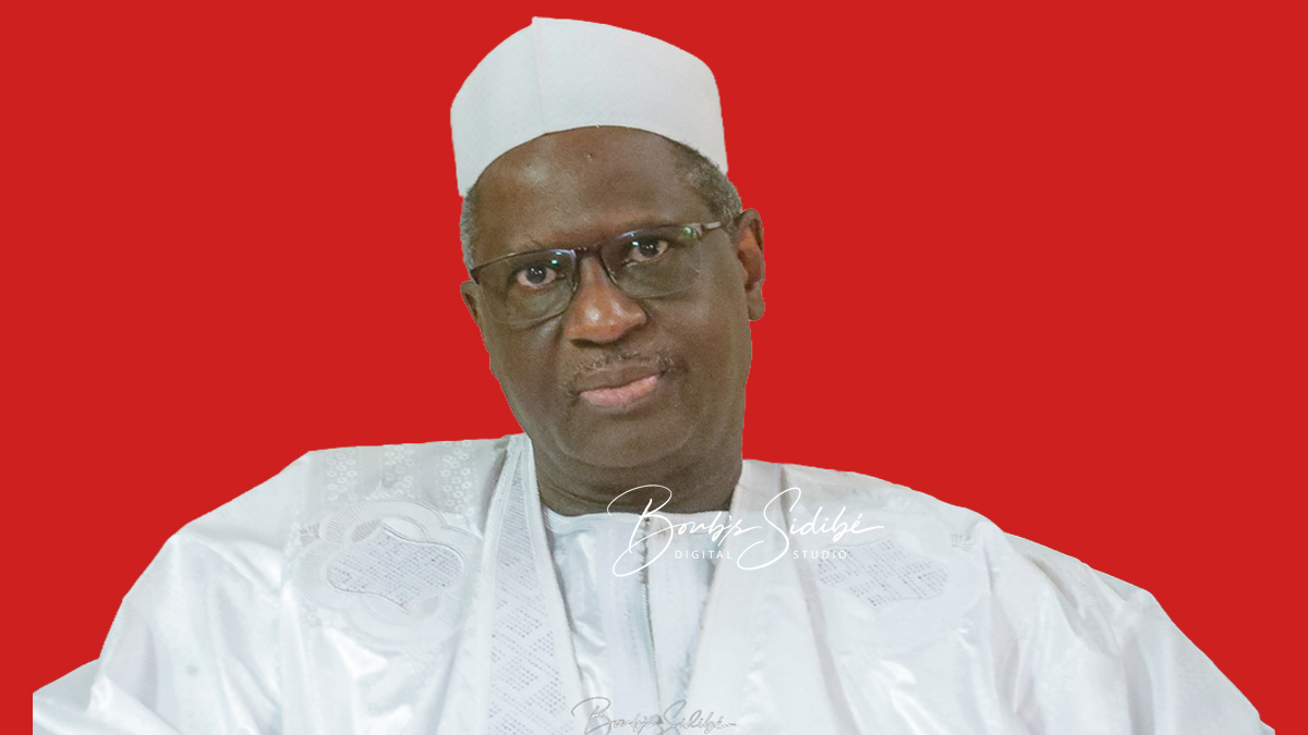 Portrait de Me Mountaga Tall réalisé à Bamako par Boub’s SiDiBÉ, utilisé dans un article de MaliBuzz.TV sur la décision de la Cour suprême concernant la radiation de militaires.